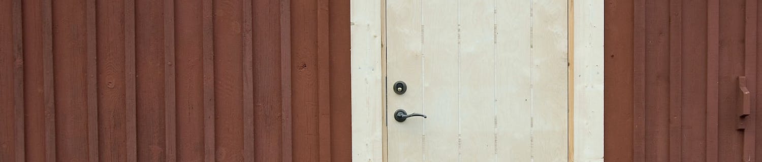 Ny dør til skur Ny dør til skur - det skal du vide